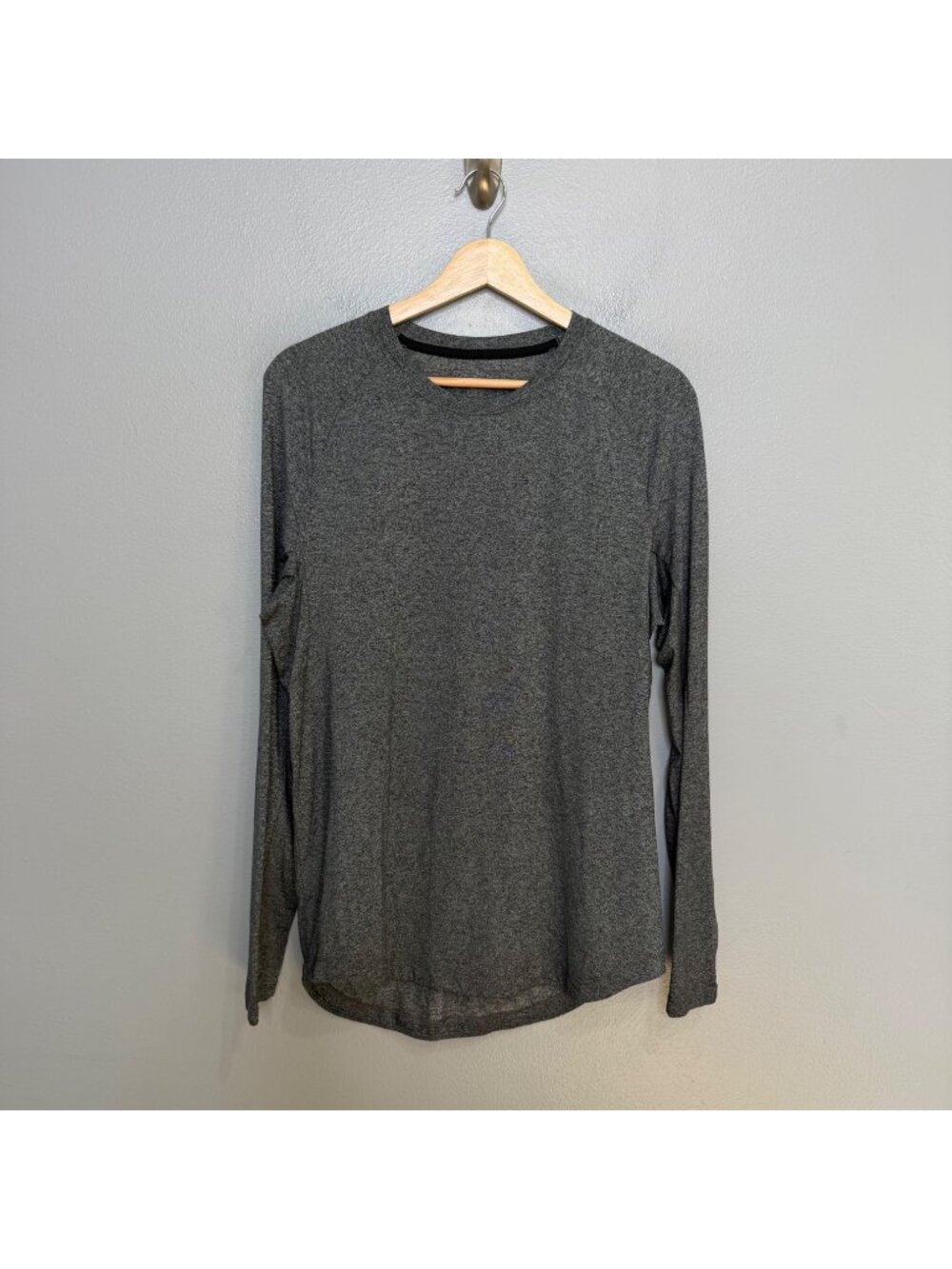LULULEMON Drysense Long Sleeve in Black / Rhino Grey size M